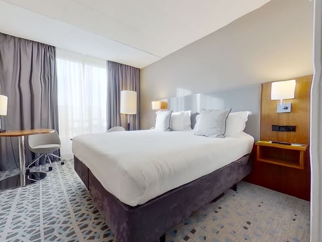 Aperçu de la visite virtuelle — Crowne Plaza Paris - Republique, an IHG Hotel